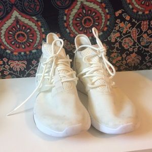 Cream 3D ultralite reeboks (classic)